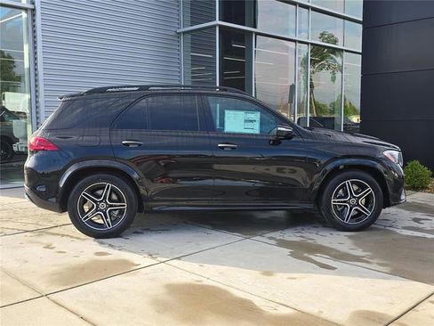 Used 2025 Mercedes-Benz GLE 350 4MATIC image 2