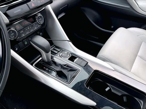 Used 2023 Mitsubishi Eclipse Cross SEL image 16