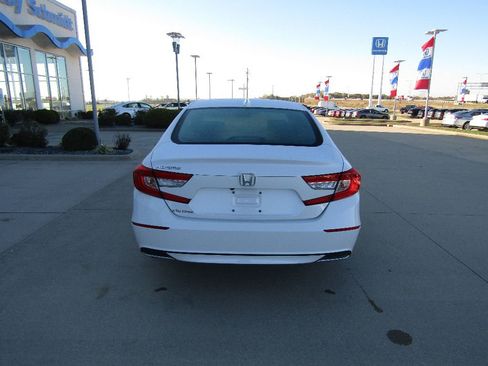 Used 2020 Honda Accord EX image 6