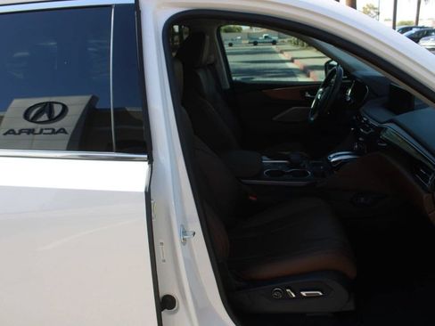 Used 2024 Acura MDX w/ Technology Package FWD image 15