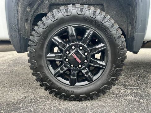 Used 2024 GMC Sierra 2500 AT4 w/ AT4 Premium Plus Package image 7