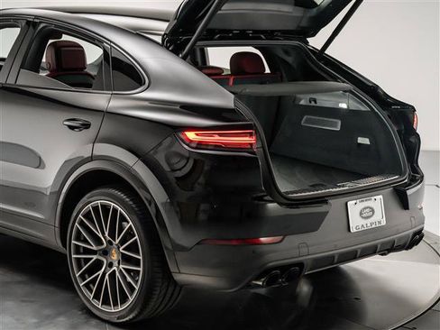 Used 2023 Porsche Cayenne Platinum Edition image 36
