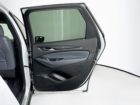 Used 2024 Buick Enclave Premium image 32