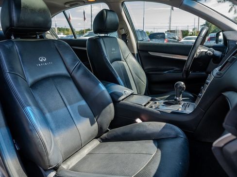 Used 2010 INFINITI G37 Journey w/ Premium Pkg image 30