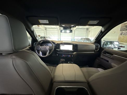 Used 2024 GMC Sierra 1500 SLT w/ SLT Convenience Package image 19