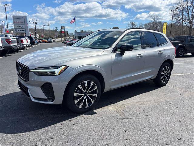 Used 2025 Volvo XC60 B5 Plus AWD/4WD image 6