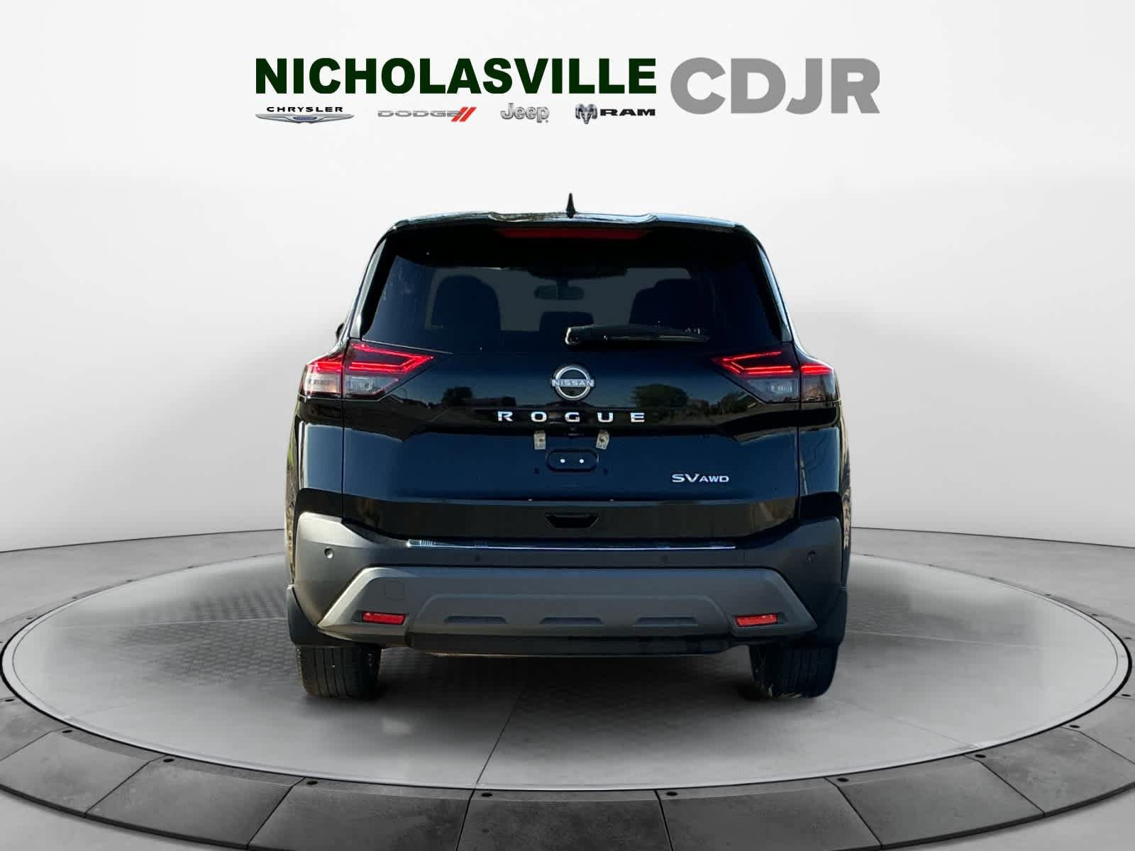 Used 2023 Nissan Rogue SV AWD/4WD image 4