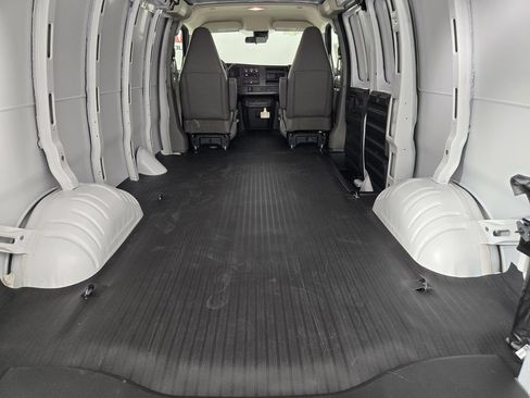 New 2026 Chevrolet Express 2500 w/ Communications Package RWD image 36