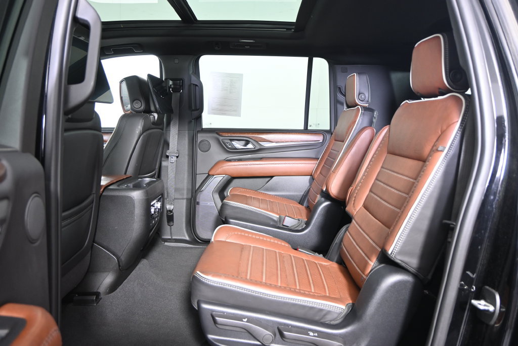 Used 2024 GMC Yukon XL Denali Ultimate AWD/4WD image 18