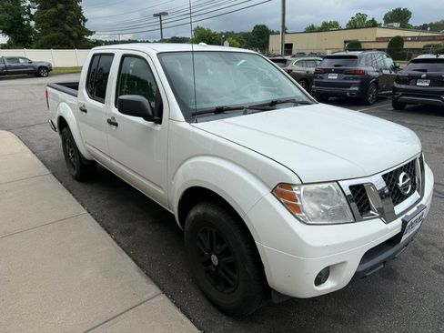 Used 2016 Nissan Frontier SV AWD/4WD image 6