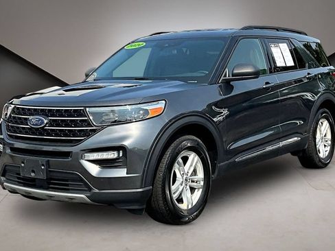 Used 2020 Ford Explorer XLT w/ Equipment Group 202A AWD/4WD image 3