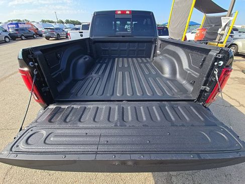 Used 2026 RAM 2500 Laramie AWD/4WD image 7