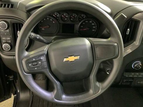 Used 2024 Chevrolet Silverado 2500 Custom w/ Custom Value Package image 18