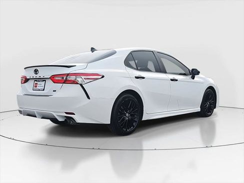 Certified 2020 Toyota Camry SE image 5