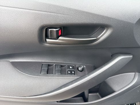 Used 2025 Toyota Corolla LE FWD image 23