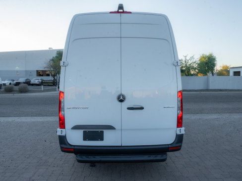 Used 2025 Mercedes-Benz Sprinter 2500 image 6