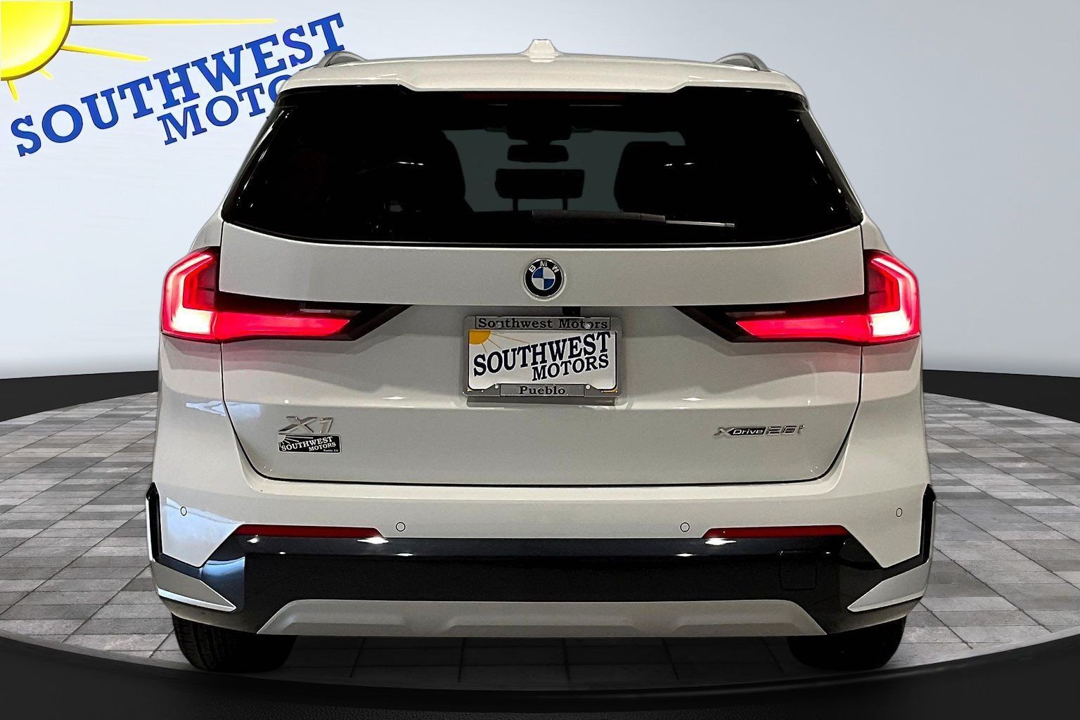 Used 2025 BMW X1 xDrive28i AWD/4WD image 6