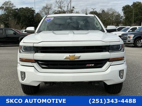Used 2018 Chevrolet Silverado 1500 LT w/ All Star Edition AWD/4WD image 9