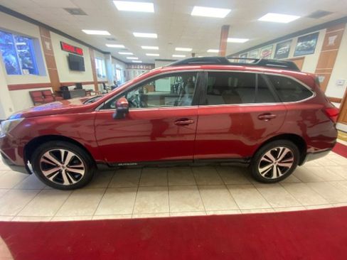 Used 2018 Subaru Outback 2.5i Limited image 4