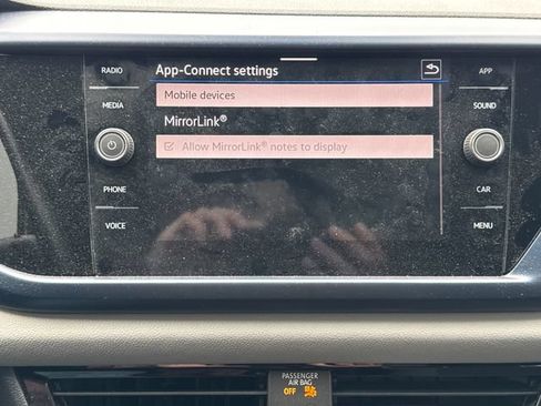 Used 2023 Volkswagen Taos SE w/ Panoramic Sunroof Package FWD image 28
