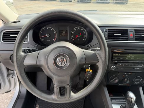 Used 2012 Volkswagen Jetta S image 25
