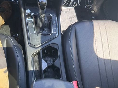 Certified 2024 Volkswagen Tiguan SE R-Line FWD image 28