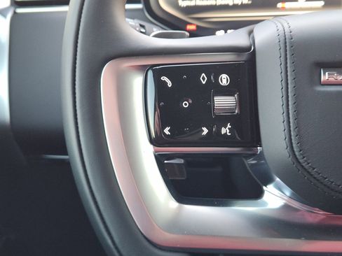 New 2025 Land Rover Range Rover Long Wheelbase SE image 29