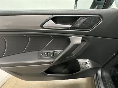 Certified 2022 Volkswagen Tiguan SE image 19