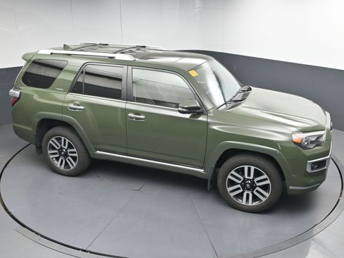 Certified 2022 Toyota 4Runner Limited AWD/4WD image 35