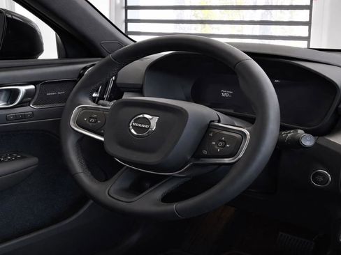 Used 2024 Volvo XC40 B5 Plus w/ Protection Package Premier AWD/4WD image 17