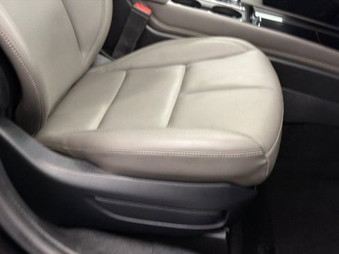 Certified 2025 Lincoln Corsair AWD w/ Equipment Group 101A image 12