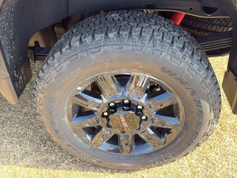 New 2026 GMC Sierra 2500 AT4 w/ AT4 Premium Plus Package image 29