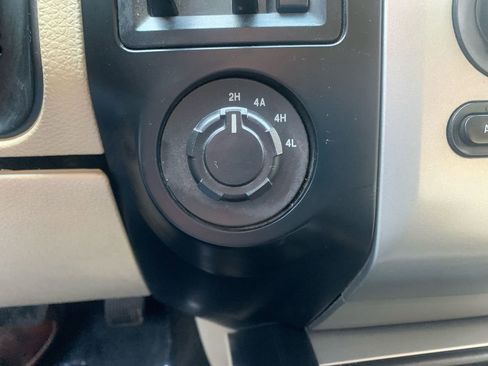 Used 2016 Ford Expedition XL image 14