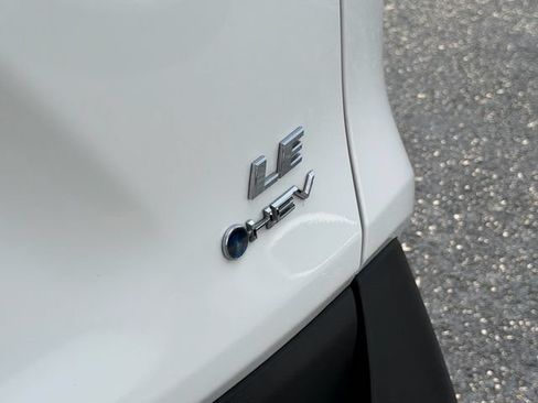 Certified 2025 Toyota RAV4 LE AWD/4WD image 17