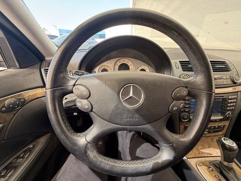 Used 2008 Mercedes-Benz E 350 4MATIC Sedan image 12