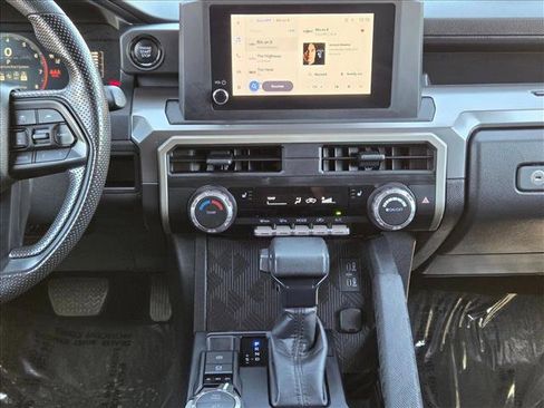 Certified 2024 Toyota Tacoma SR5 AWD/4WD image 15