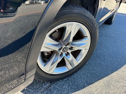 Used 2017 Toyota Highlander Limited image 11