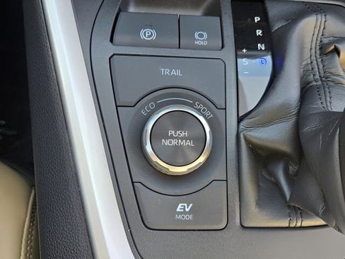Certified 2025 Toyota RAV4 XLE Premium image 21