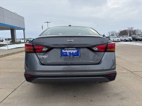Used 2024 Nissan Altima 2.5 SV image 8