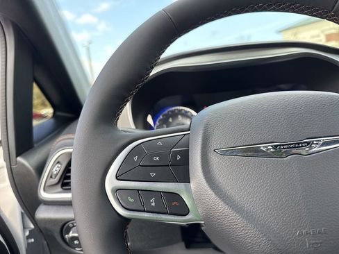 New 2026 Chrysler Pacifica Pinnacle image 15