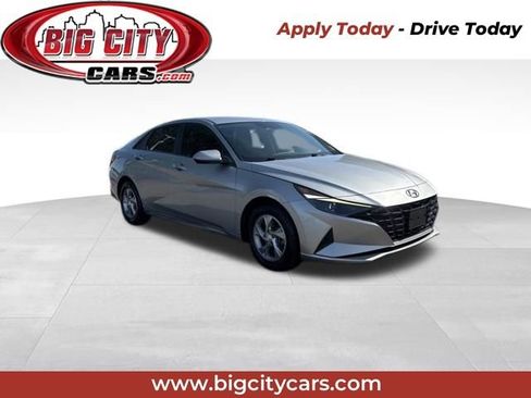 Used 2021 Hyundai Elantra SE FWD image 1