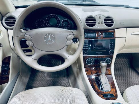 Used 2009 Mercedes-Benz CLK 350 Cabriolet image 21