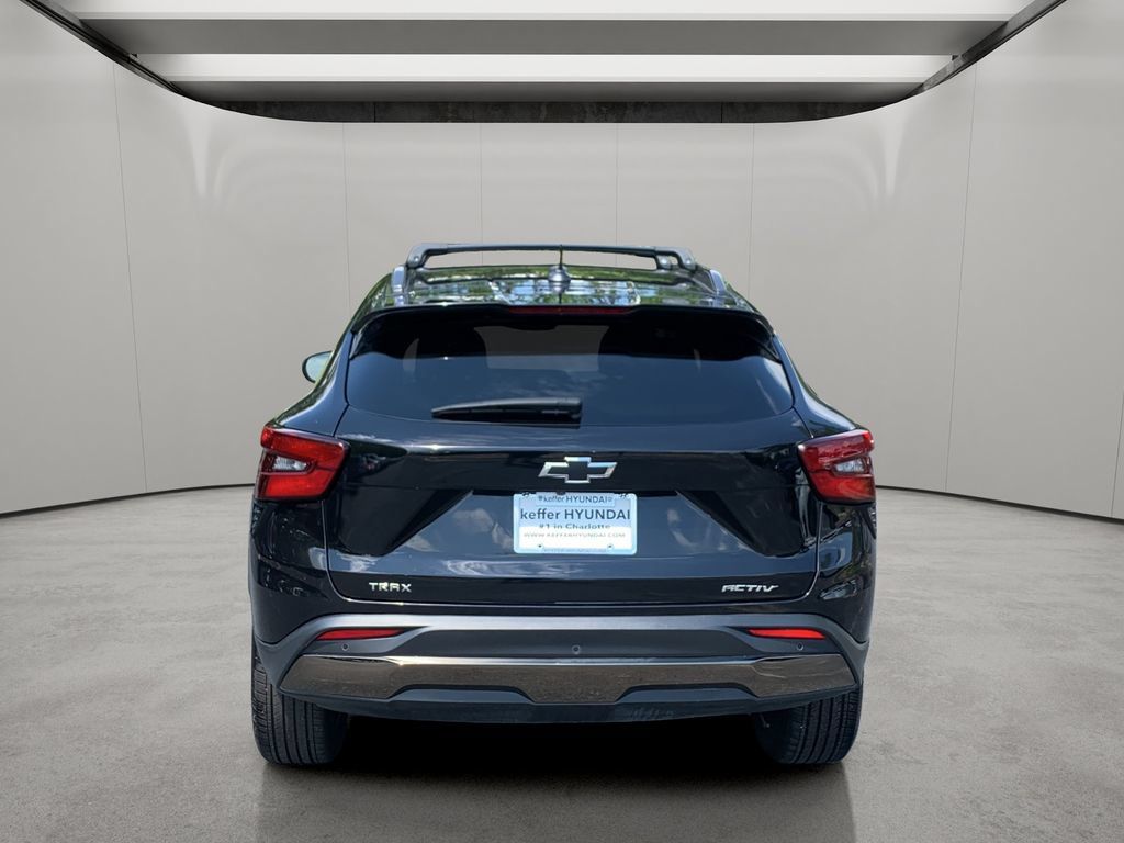 Used 2024 Chevrolet Trax ACTIV w/ Sunroof Package FWD image 4
