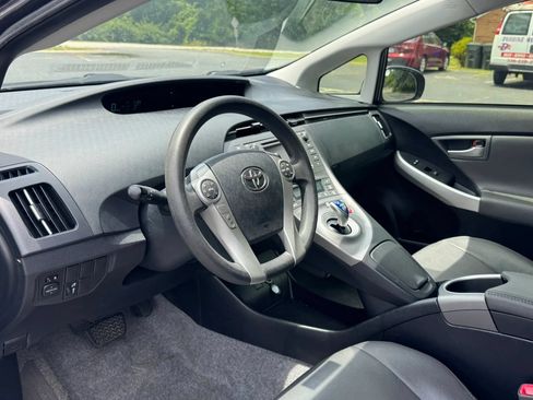 Used 2013 Toyota Prius Three FWD image 12