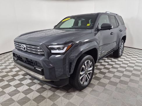 Used 2025 Toyota 4Runner Limited AWD/4WD image 7