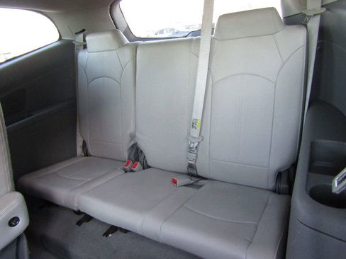 Used 2016 Chevrolet Traverse LT image 14