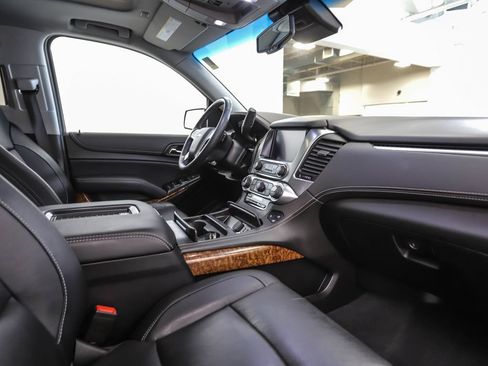 Used 2019 Chevrolet Tahoe Premier AWD/4WD image 27