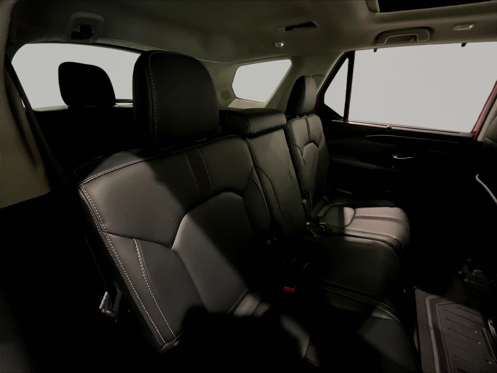 Used 2025 Honda Pilot Touring image 25