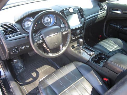 Used 2013 Chrysler 300 S RWD image 10