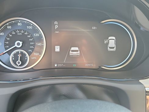 Certified 2023 Genesis GV70 2.5T image 8